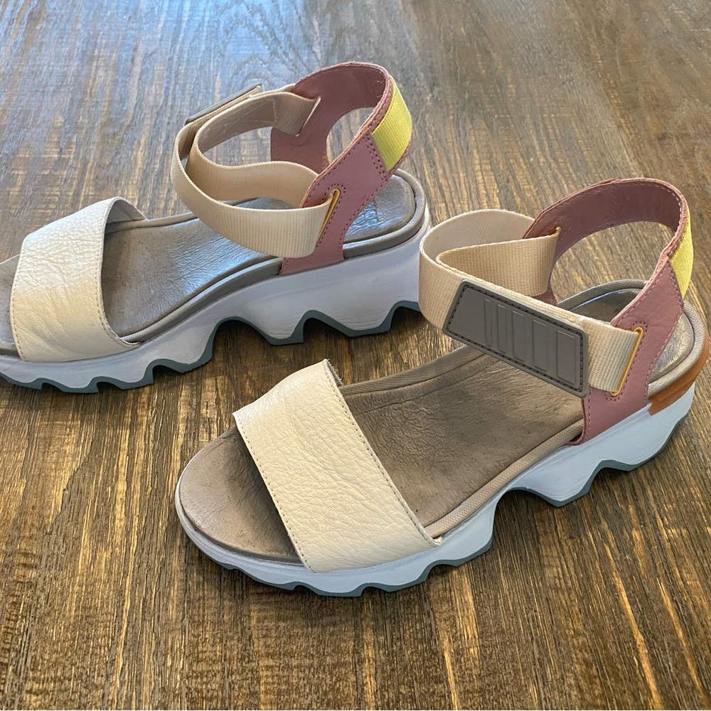 Sorel Kinetic Sandals Size 8